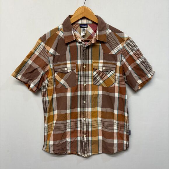 Patagonia Men Short Sleeve Button Down Shirt Top Size Medium Plaid C026 -22 - Picture 1 of 14